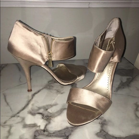 Plantinum Bp Brand Silk Heels - Picture 2 of 3